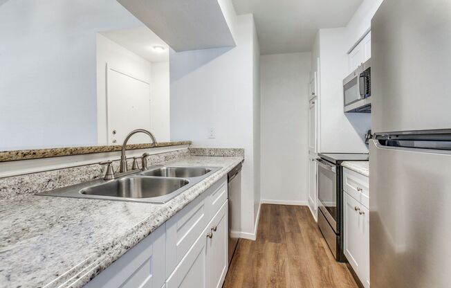 2 beds, 1 bath, $1,500, Unit #2033