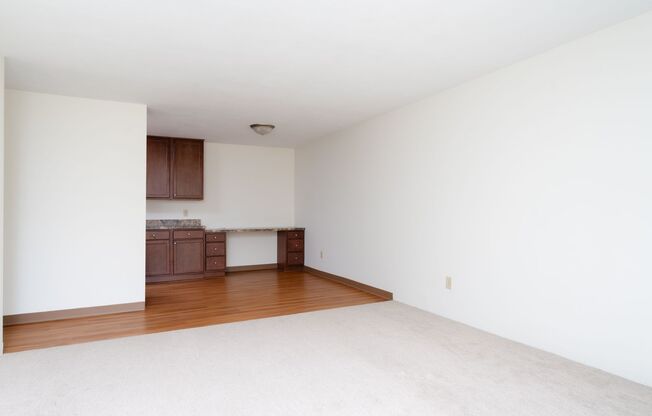 2 beds, 1 bath, 900 sqft, $1,400, Unit 409