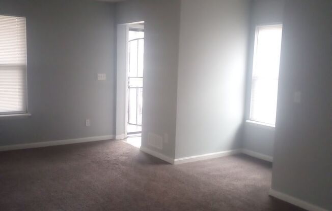 3 beds, 2 baths, $1,000