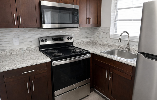 2 beds, 1 bath, 742 sqft, $2,095, Unit 308