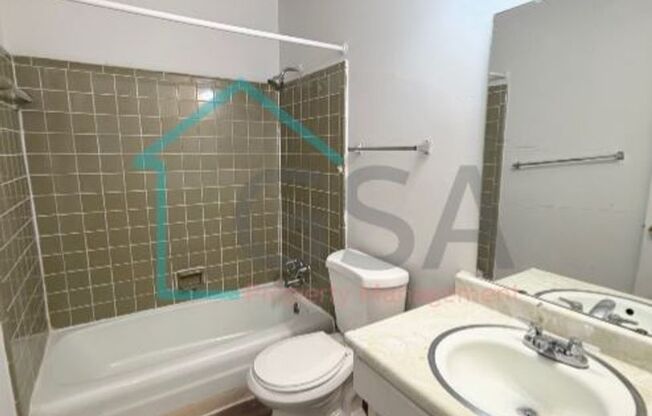 2 beds, 1.5 baths, 975 sqft, $950, Unit Cliffwood Terrace-4302-2B