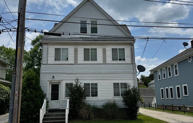 121 MERRYMOUNT RD