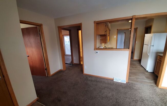 2 beds, 1 bath, $1,095