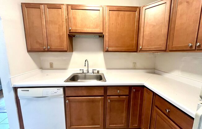 1 bed, 1 bath, $1,195, Unit 3