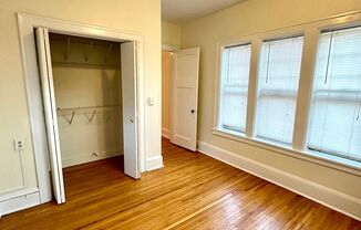 2 beds, 1 bath, 1,000 sqft, $1,325, Unit 302
