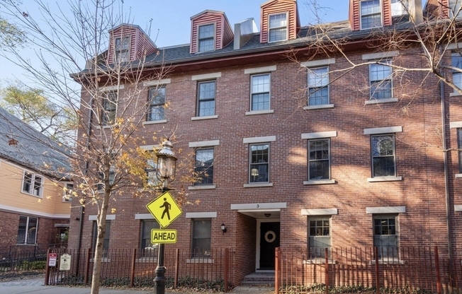 3 DEVENS ST