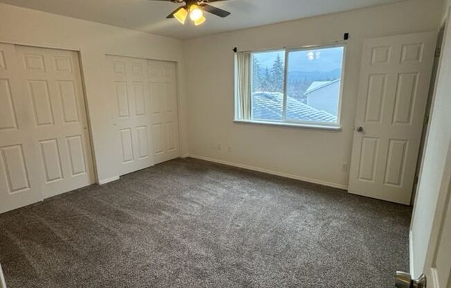 3 beds, 1.5 baths, 1,100 sqft, $1,520, Unit 3205