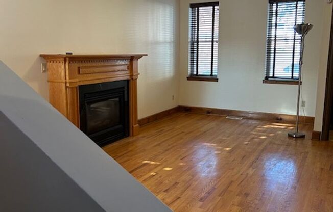 2 beds, 1 bath, $2,195