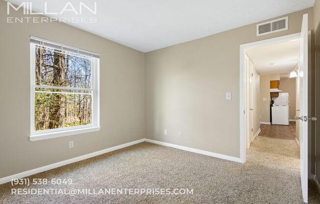 2 beds, 1 bath, 650 sqft, $975, Unit 100 Valley View Drive; Apt. B15