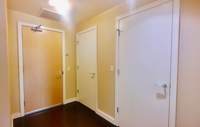1 bed, 1 bath, $2,495, Unit UNIT 1300