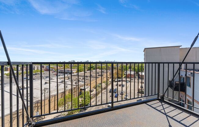 Studio, 1 bath, 353 sqft, $1,600, Unit 604