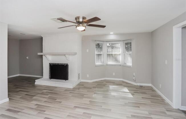 1767 LINWOOD CIR