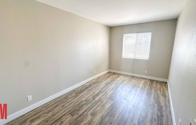 2 beds, 1 bath, $1,975, Unit 4968-01