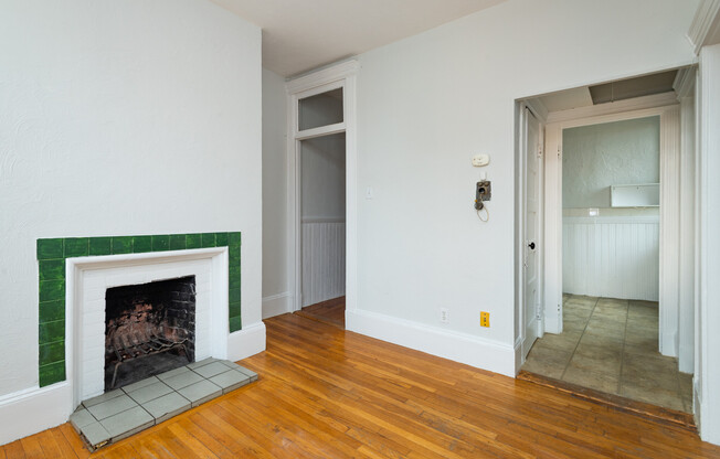 1 bed, 1 bath, 397 sqft, $2,400, Unit 7