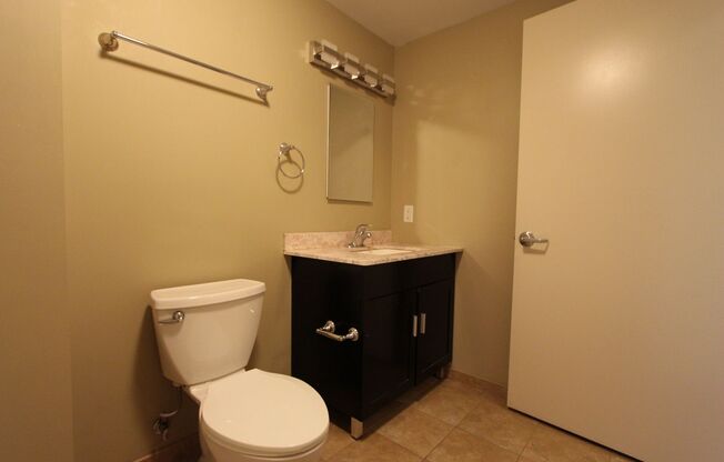 1 bed, 1 bath, 990 sqft, $1,610, Unit 211