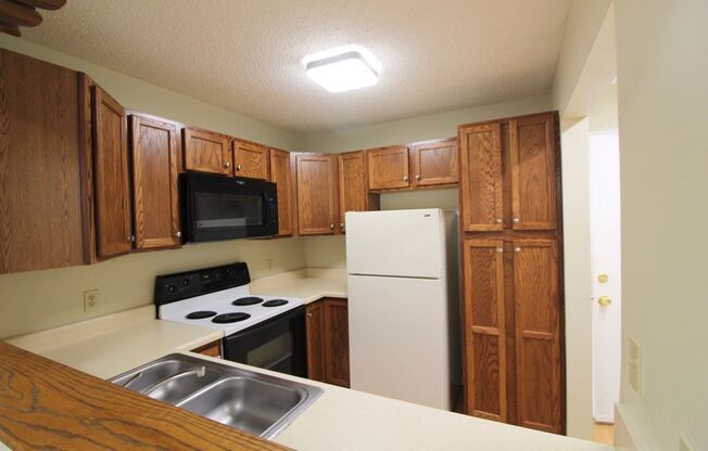 2 beds, 2 baths, $750