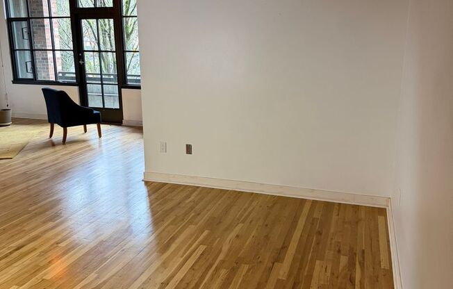 McKenzie Lofts - 2nd floor west facing Pearl District studio w/parking/storage/covered balcony