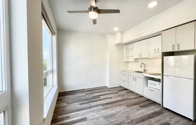 1 bed, 1 bath, 440 sqft, $1,327, Unit 223
