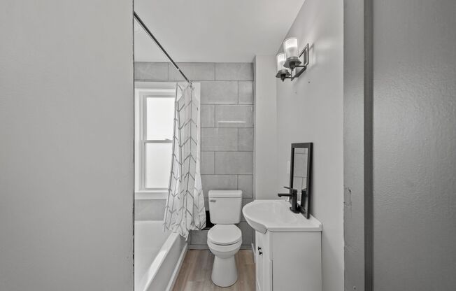 Stunning 3 bedroom home in Carrick available August 15!