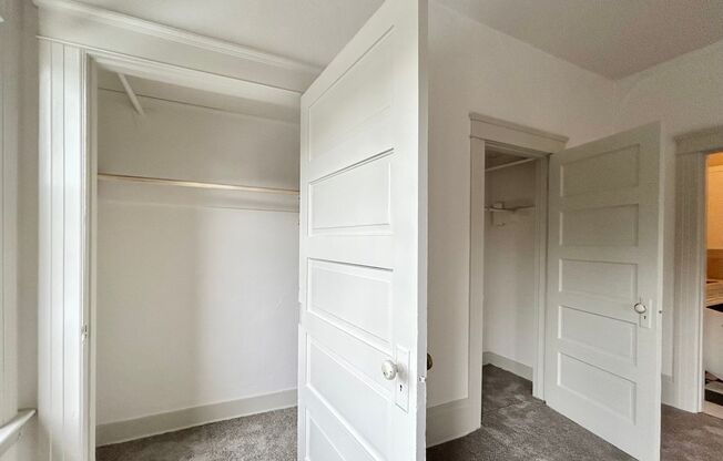 clint26 [Waverly Crt]