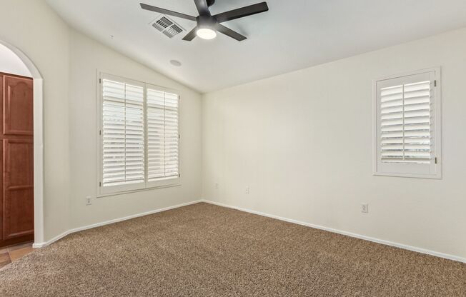 4 beds, 2.5 baths, $2,200, Unit #1171