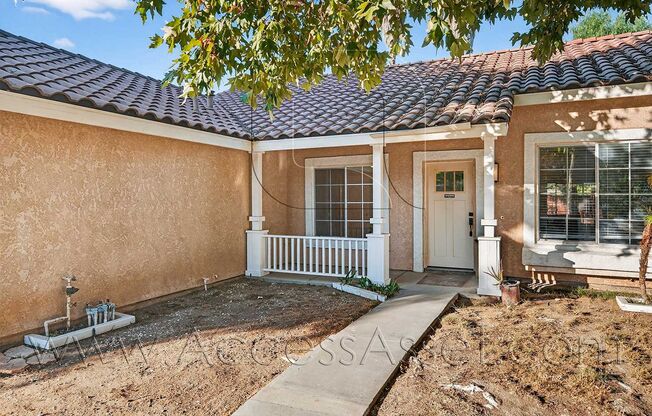Beautiful 3-Bed, 2-Bath Home with Spacious Backyard in Lake Elsinore!