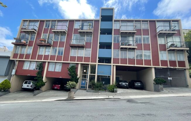 1 bed, 1 bath, $3,595