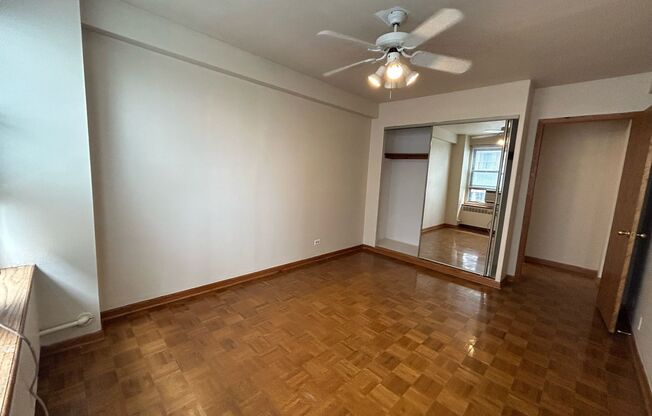 1 bed, 1 bath, 700 sqft, $1,725, Unit 418-1403