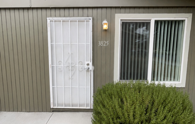1 bed, 1 bath, 510 sqft, $1,050, Unit 3825 24th Pl NE