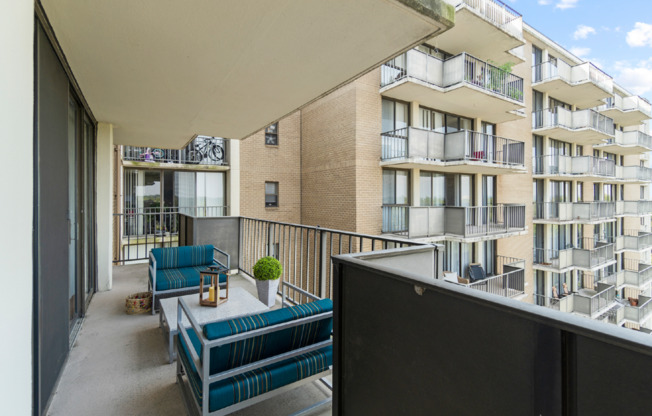 1 bed, 1 bath, 780 sqft, $2,339, Unit L13
