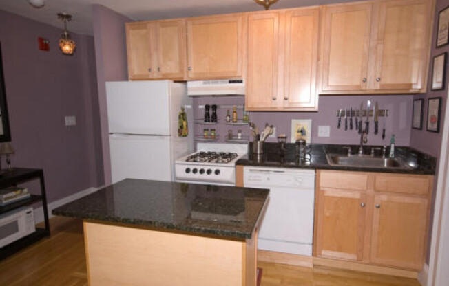 140 HURON AVE