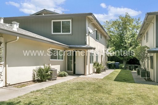 Spacious 2bd/1ba Foothill Farms Area Fourplex with Carport