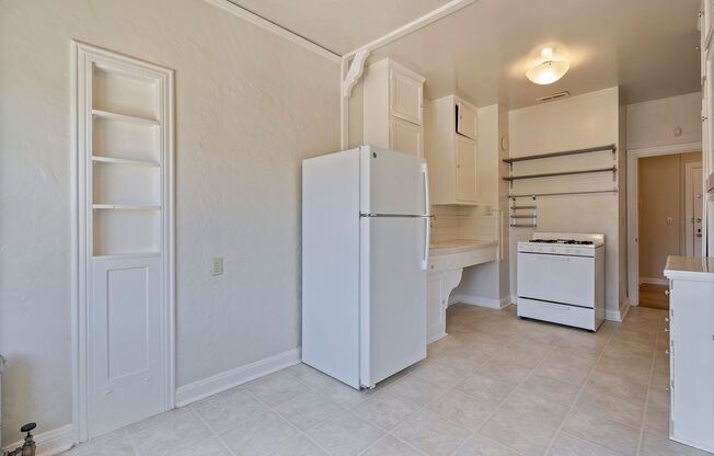 Studio, 1 bath, 725 sqft, $1,995