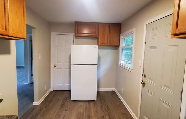 2 beds, 1 bath, $895