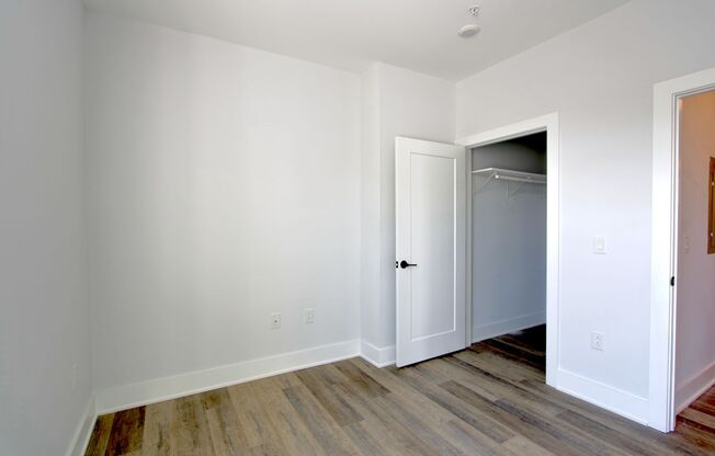 2 beds, 2 baths, 912 sqft, $1,675, Unit 306