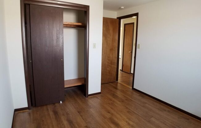 1 bed, 1 bath, 750 sqft, $1,175, Unit 33B-2