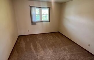 1 bed, 1 bath, $750, Unit TW1114- Unit 4