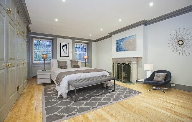 27 W 10 ST