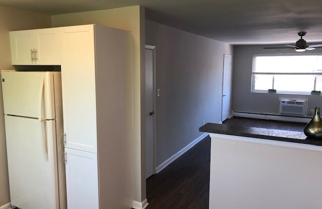 2 beds, 1 bath, 950 sqft, $1,575, Unit 6B