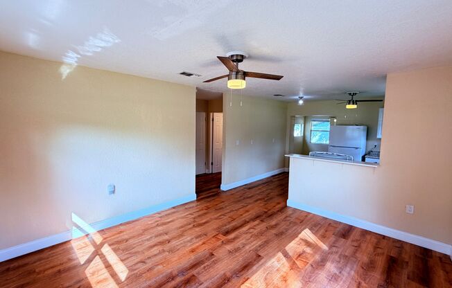 STUNNING 3 Bedroom, 1 Bathroom Home in Orlando!! Only minutes from UCF!!