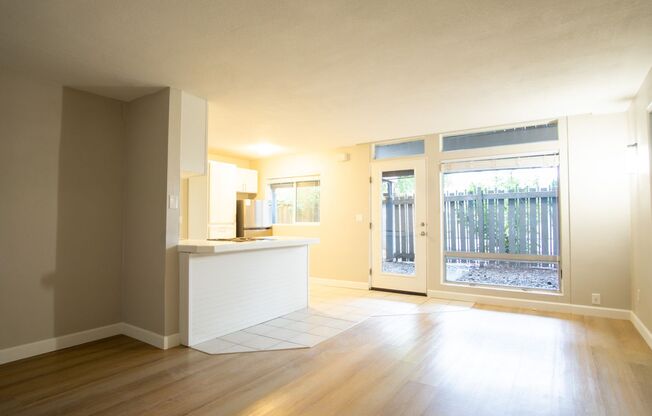 306 - 39th Place Townhomes