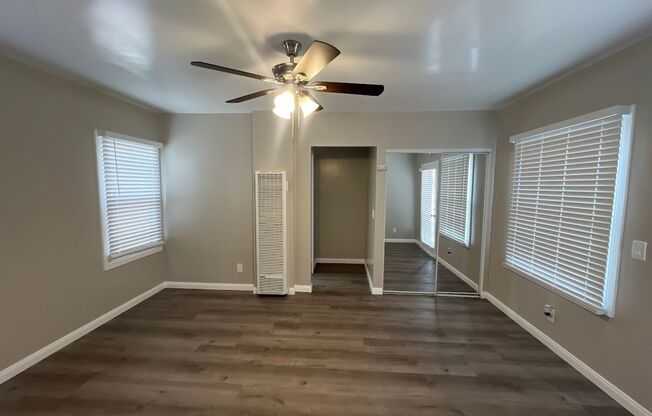 BEAUTIFUL DOWNSTAIRS STUDIO ON ALAMITOS BEACH AREA