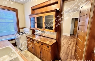 220 E 20 AVE