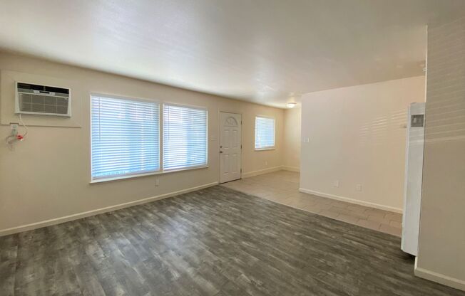 2 beds, 1 bath, 825 sqft, $1,595, Unit 233-4