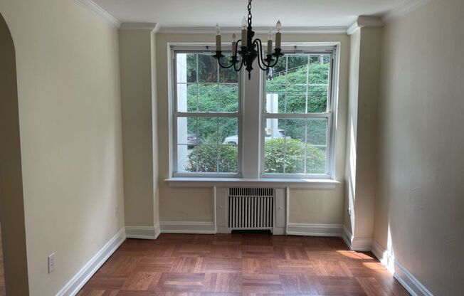 1 bed, 1 bath, 768 sqft, $1,385, Unit Royal York 112