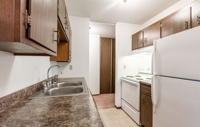 2 beds, 1 bath, 850 sqft, $1,225, Unit 103