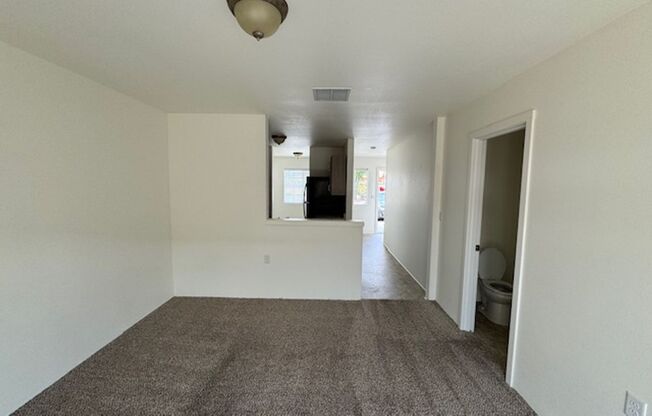 2 beds, 1.5 baths, 1,008 sqft, $1,395, Unit UNIT E