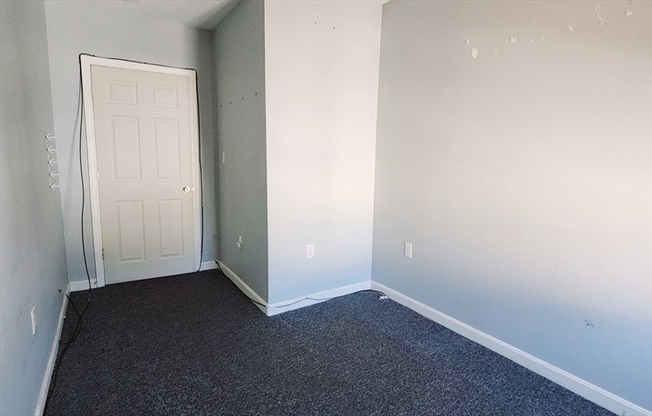 2 beds, 1 bath, 700 sqft, $2,400, Unit 3