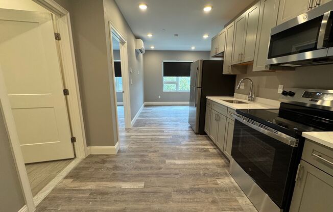 1 bed, 1 bath, $2,200, Unit 406