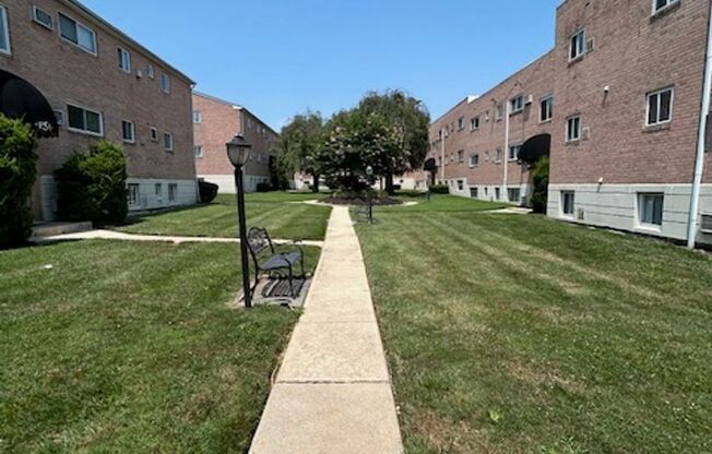 1 bed, 1 bath, 550 sqft, $1,250, Unit C03